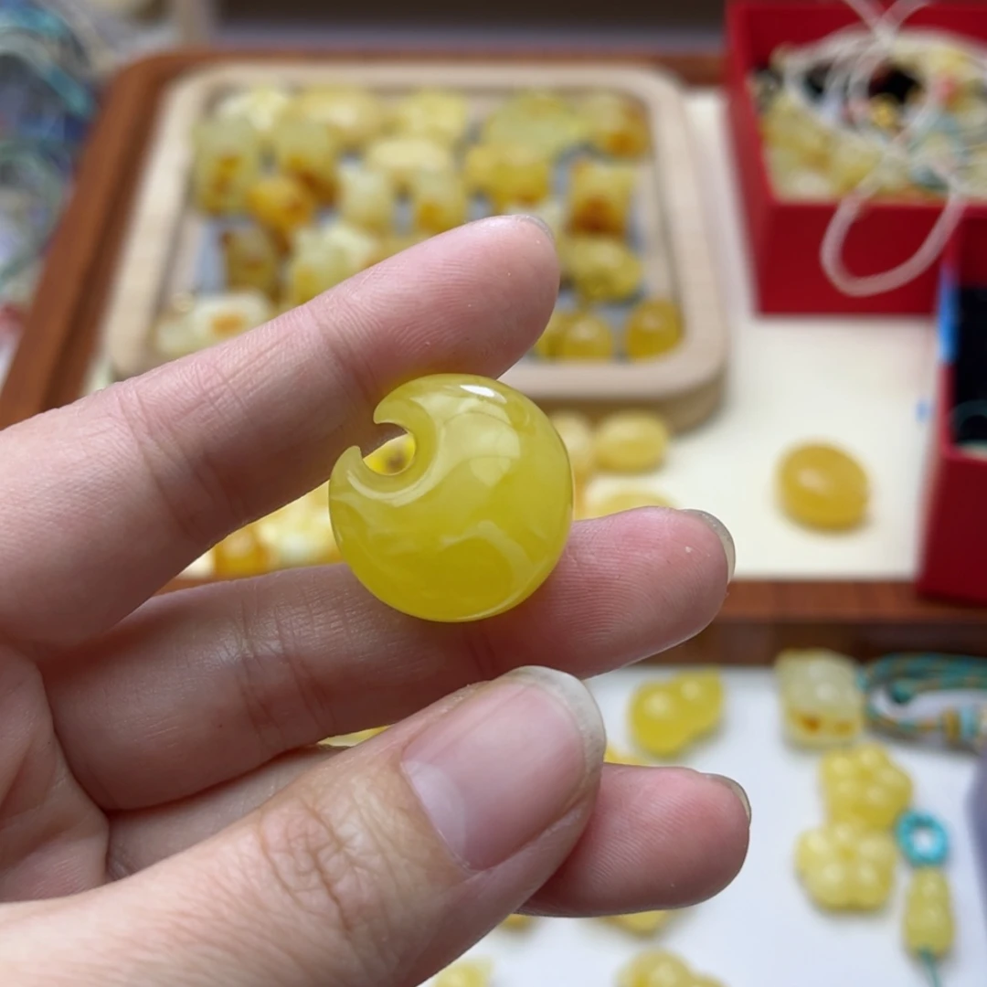 【闪购商品】蜜蜡裸石未镶嵌配饰