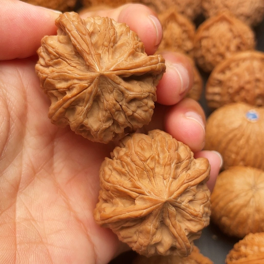 文玩核桃吊坠随*三棱