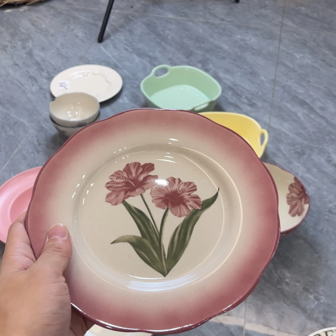 陶瓷微瑕餐具介意勿拍，满18飞！