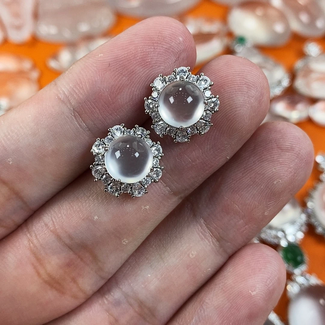 石英质玉合金颈饰