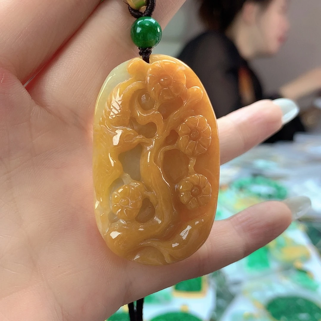 翡翠未镶嵌颈饰翡翠