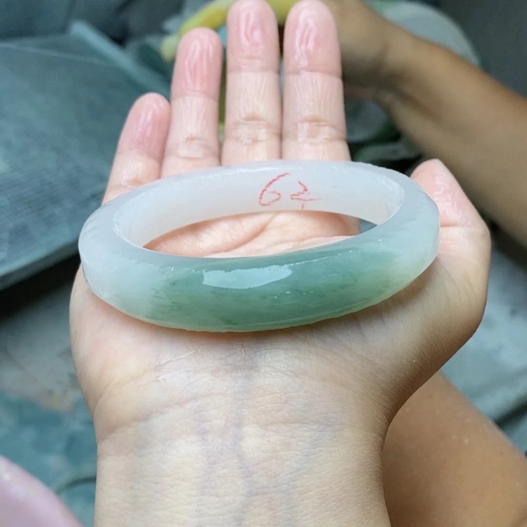 飞***鸟石英质玉手镯未镶嵌定制