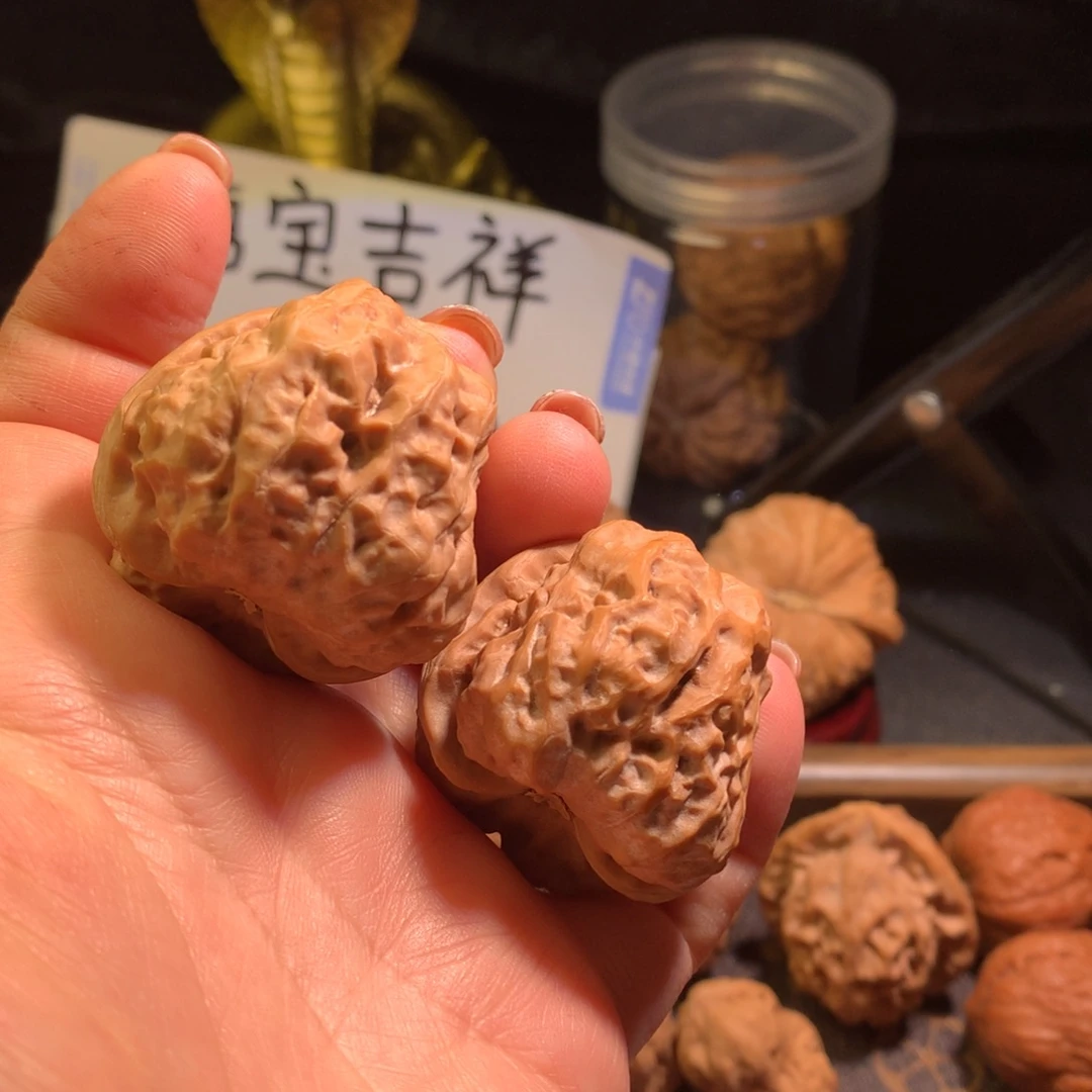 文玩核桃吊坠37尺蛙蛙，身上也有修