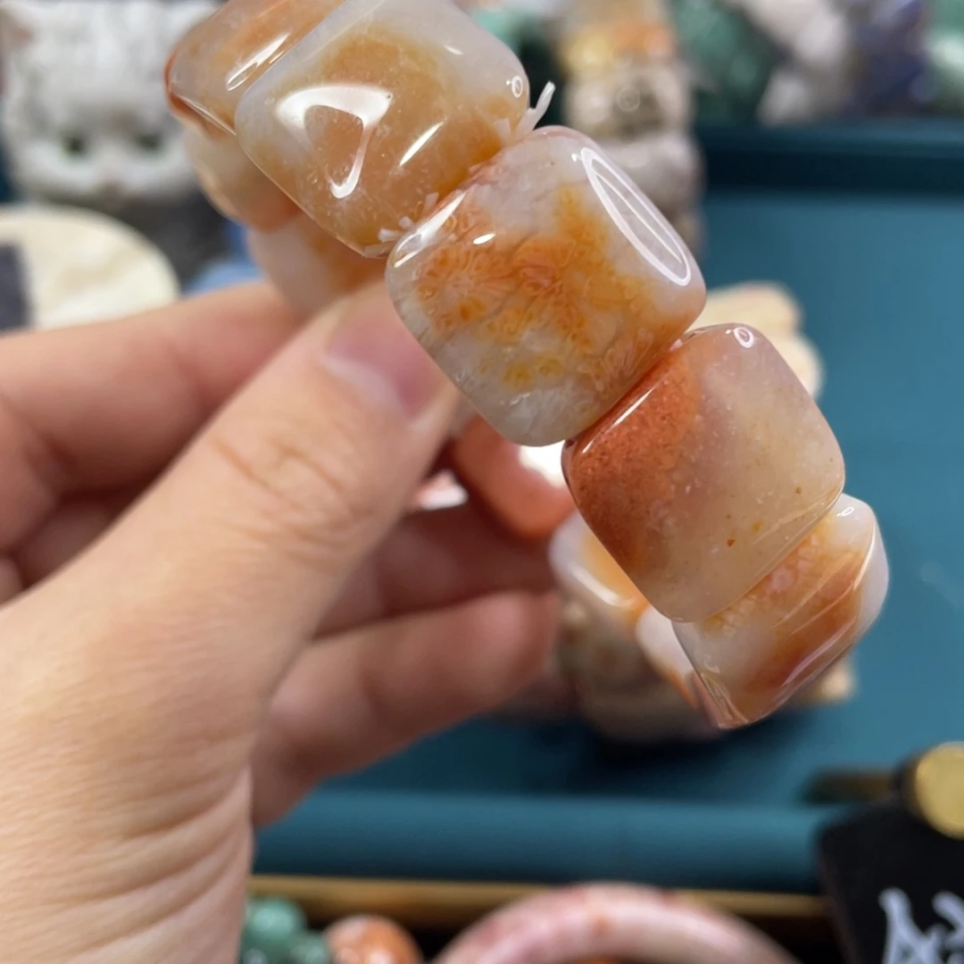 未镶嵌手镯硅化玉