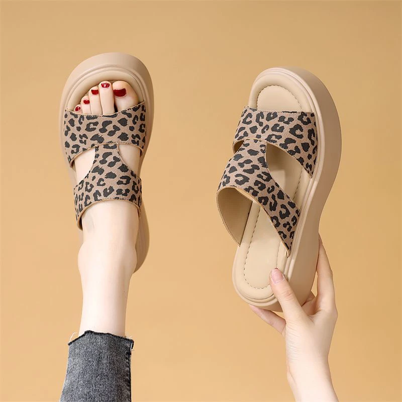 【换季请仓】豹纹一字拖凉拖鞋厚底坡跟休闲小香风凉鞋百搭拖鞋女