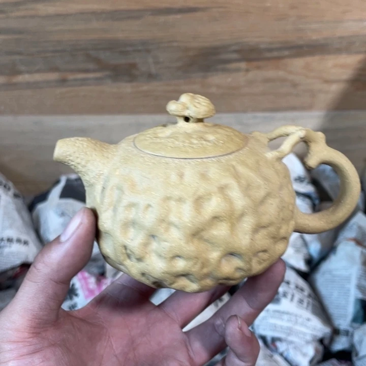 紫砂茶壶老厂紫砂壶一件。