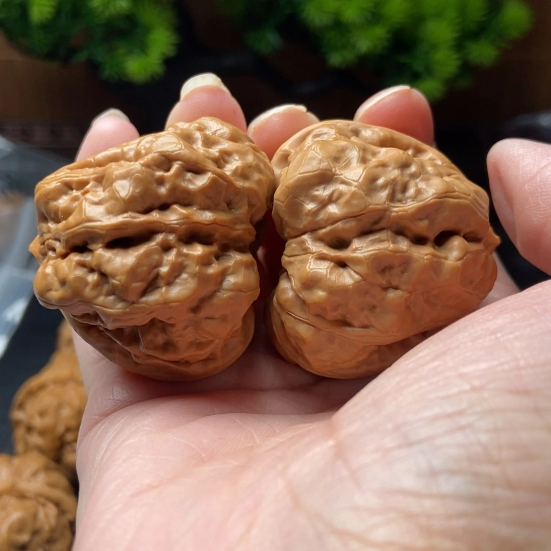 胡***图文玩核桃把件蛤蟆头