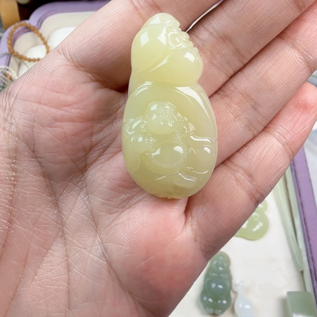 金****颈饰未镶嵌和田玉