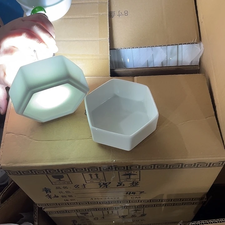 瓷片高白泥六角蝶2个，包邮