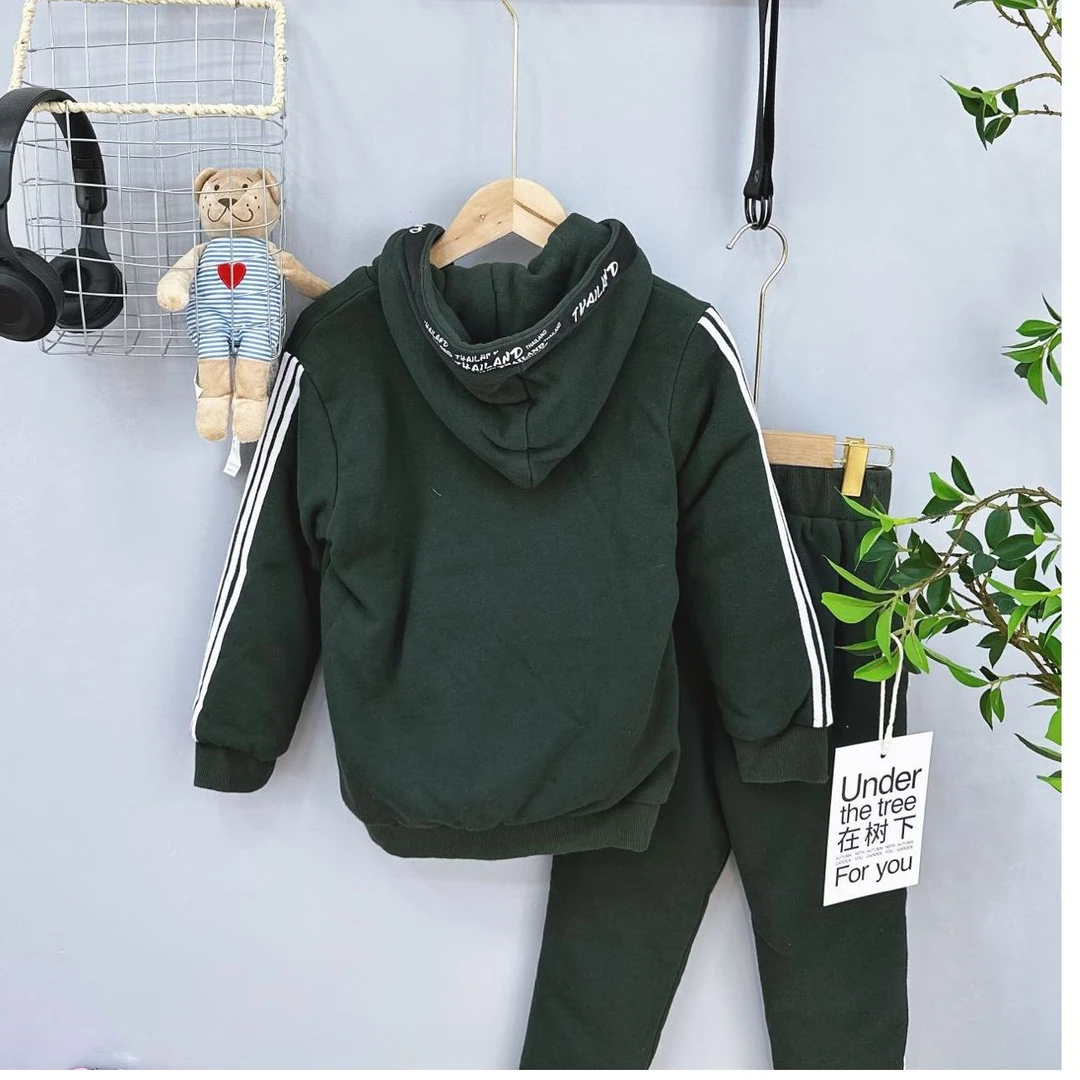 096儿童秋冬休闲羽绒套装绿色