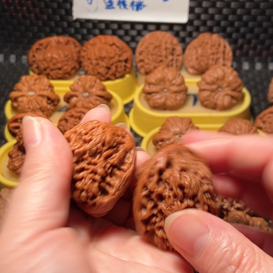 文玩核桃吊坠三角江9