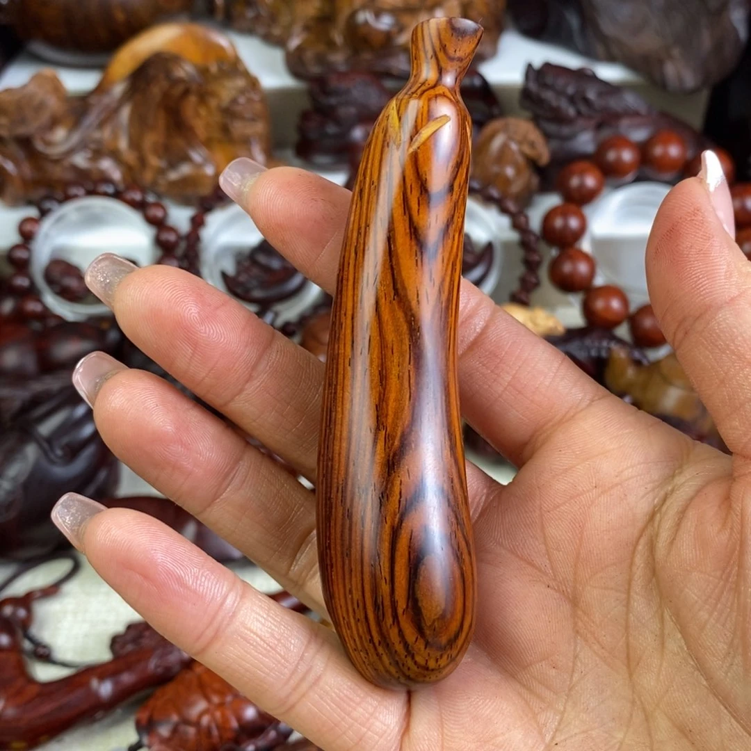 木微凹黄檀茄子手把件