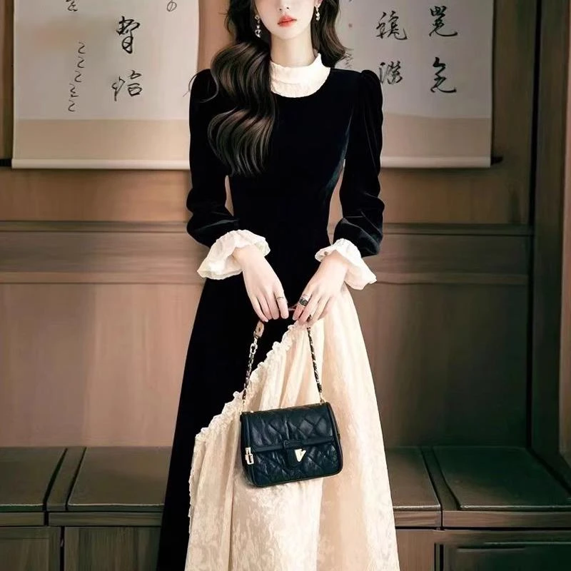 法式赫本风金丝绒连衣裙女春秋季大码显瘦收腰a字轻奢高级感长裙