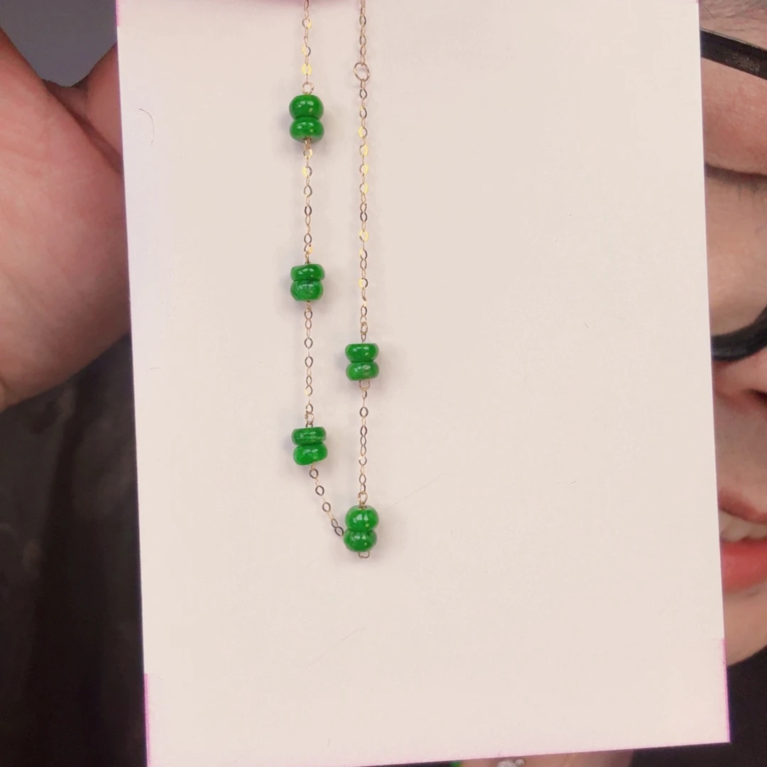 翡翠18K金镶嵌颈饰一件