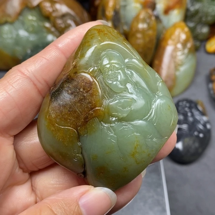 和田玉未镶嵌把件