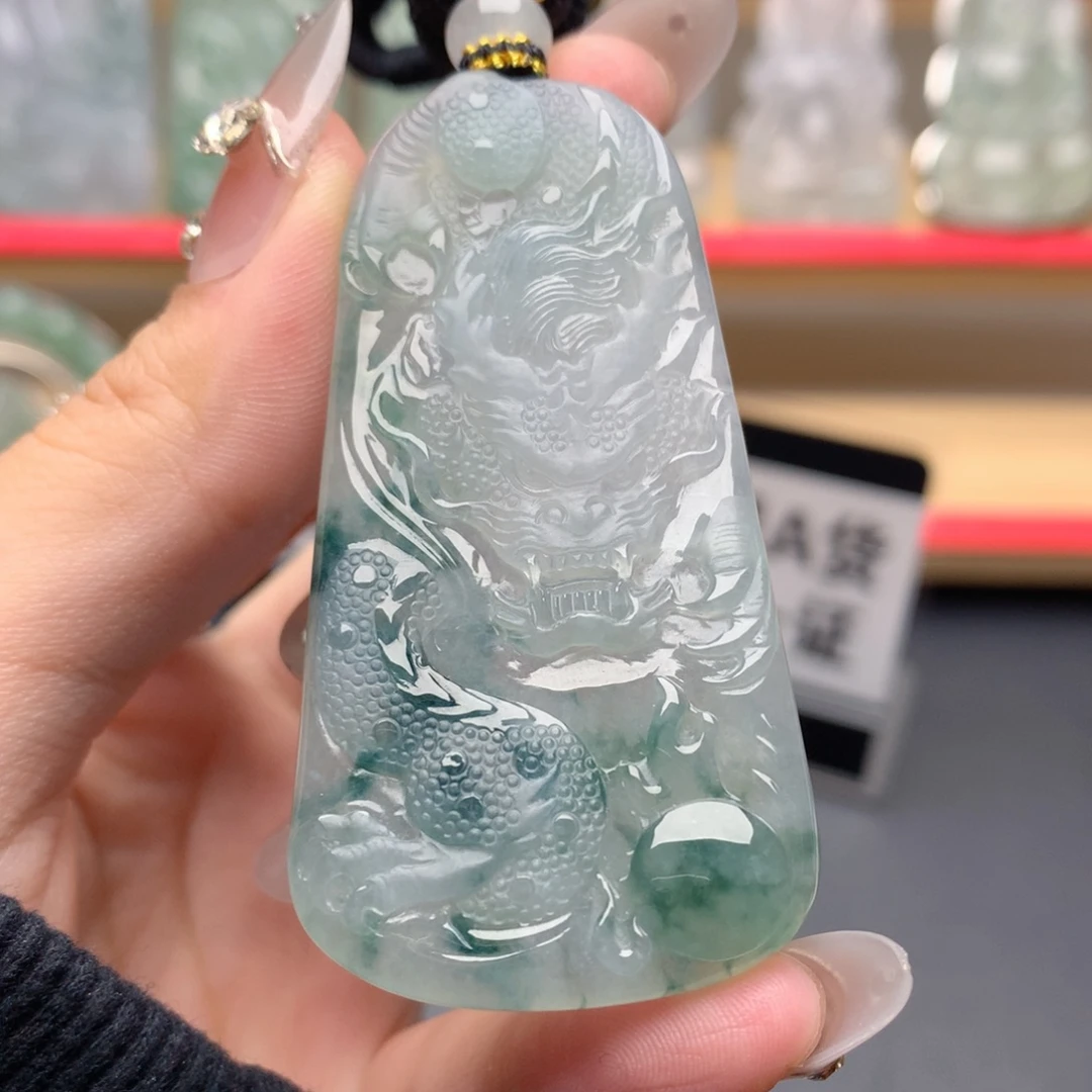 约***束翡翠未镶嵌颈饰龙