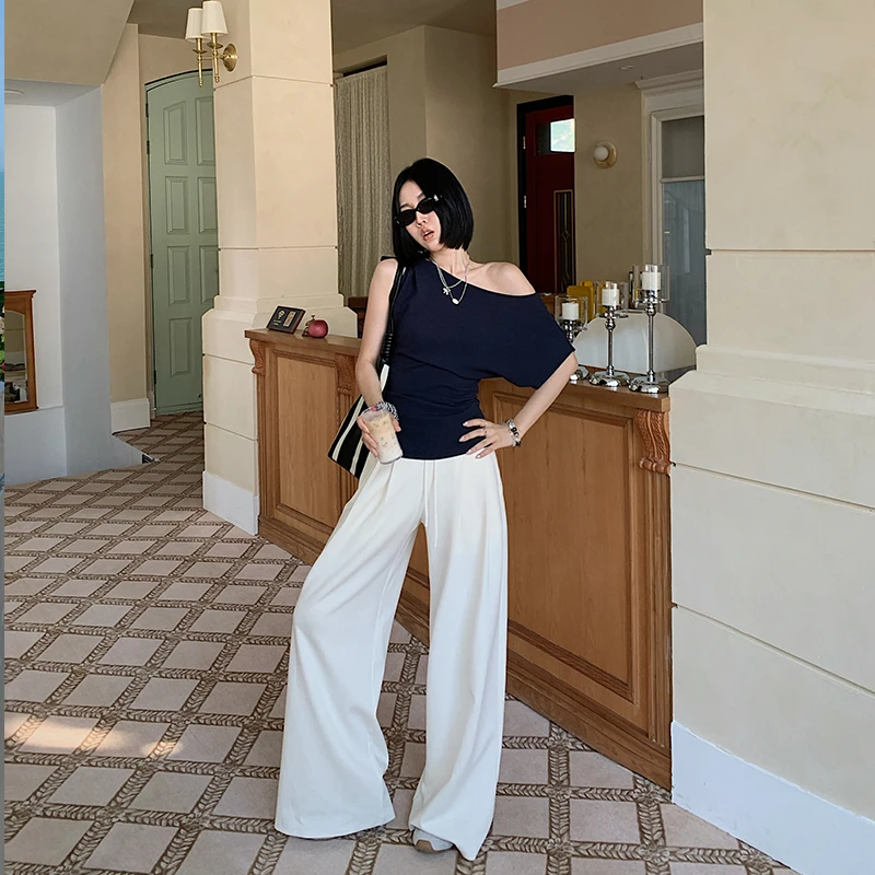 十三粥 斜肩缪斯 肌理感露肩针织T恤女夏季褶皱收腰修身短袖上衣