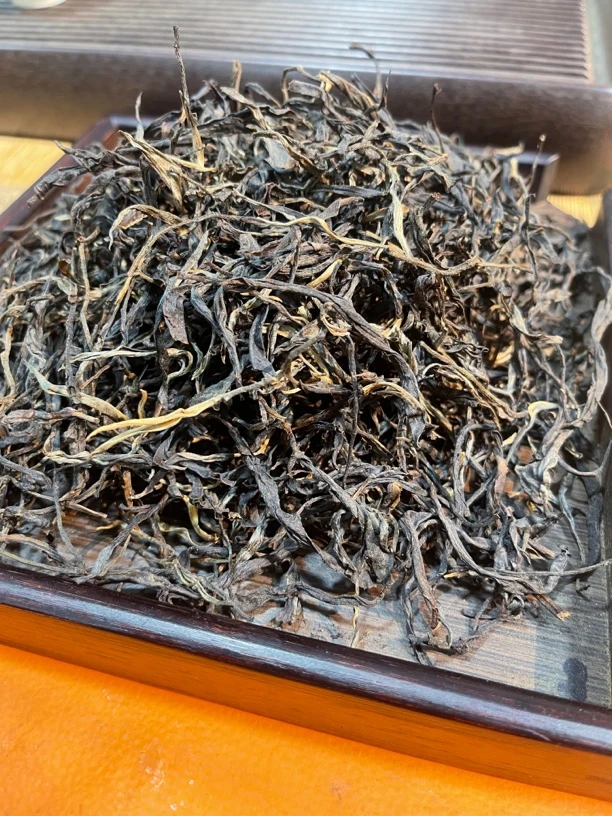 2015年冰岛古树茶生茶花香蜜香兰香甜茶回甘好