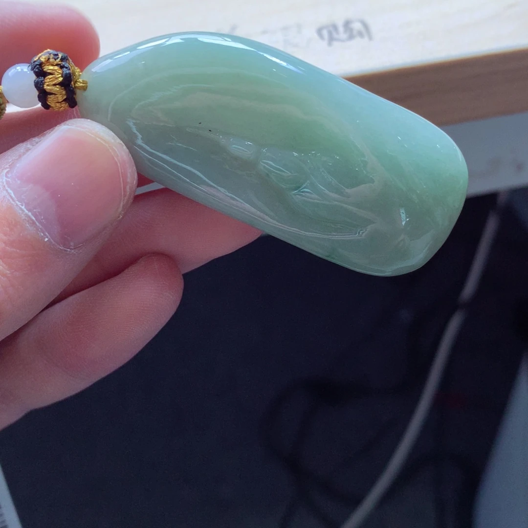 翡翠颈饰未镶嵌吊坠