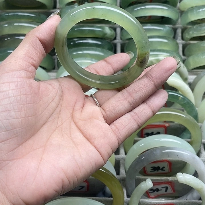 蛇纹石玉未镶嵌手镯326