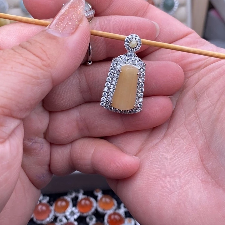 未镶嵌戒指翡翠奈***道缅甸