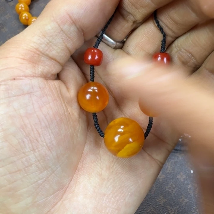 肯***肯蜜蜡未镶嵌手链锁骨