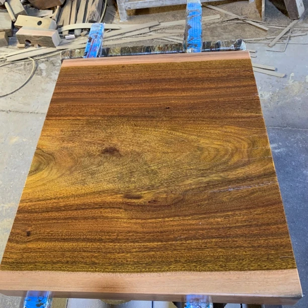 83*69.5*7.3 圆盘豆方边大板茶桌、办公桌书桌、含脚架、不包邮、有裂