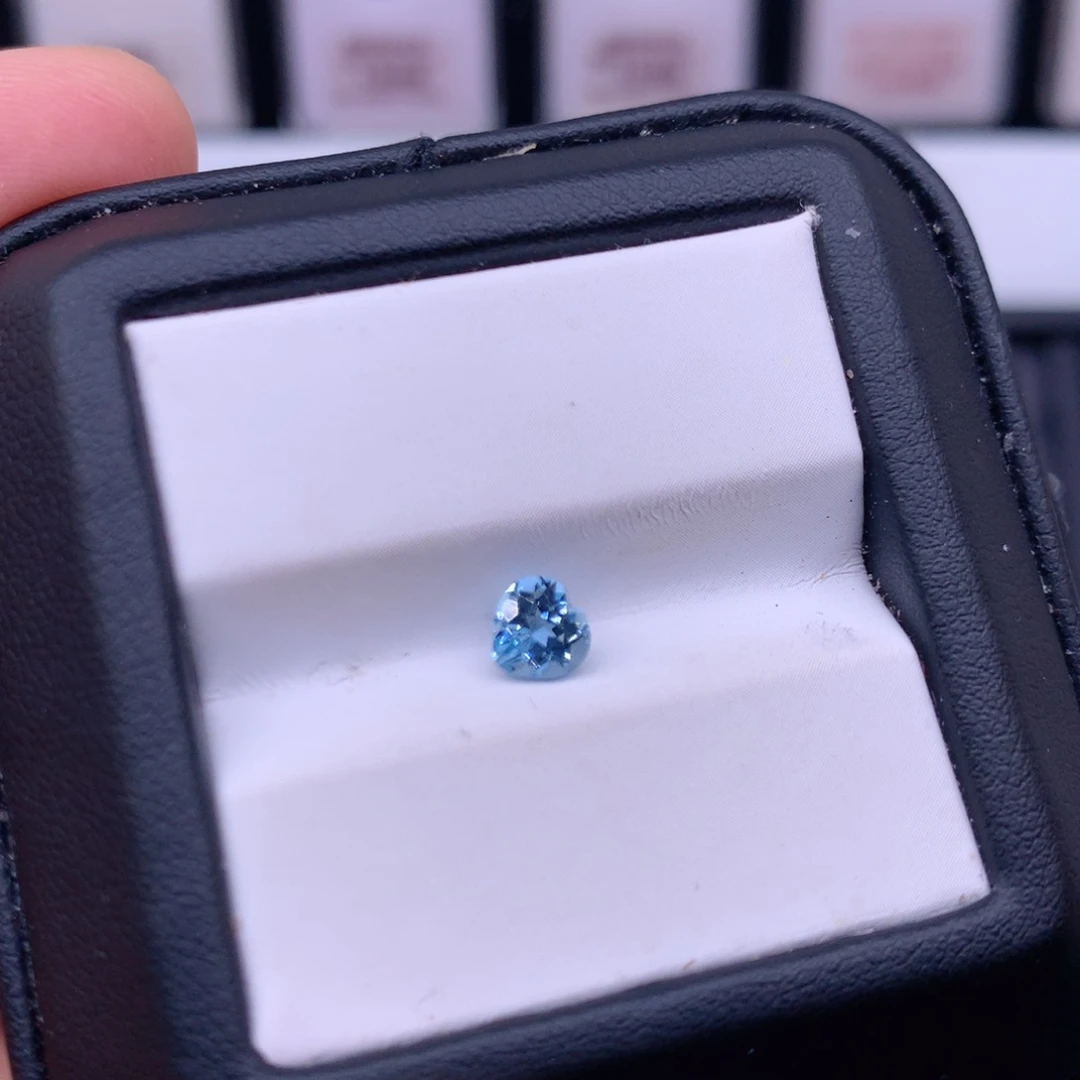 海蓝宝石裸石圣玛利亚色0.52克拉