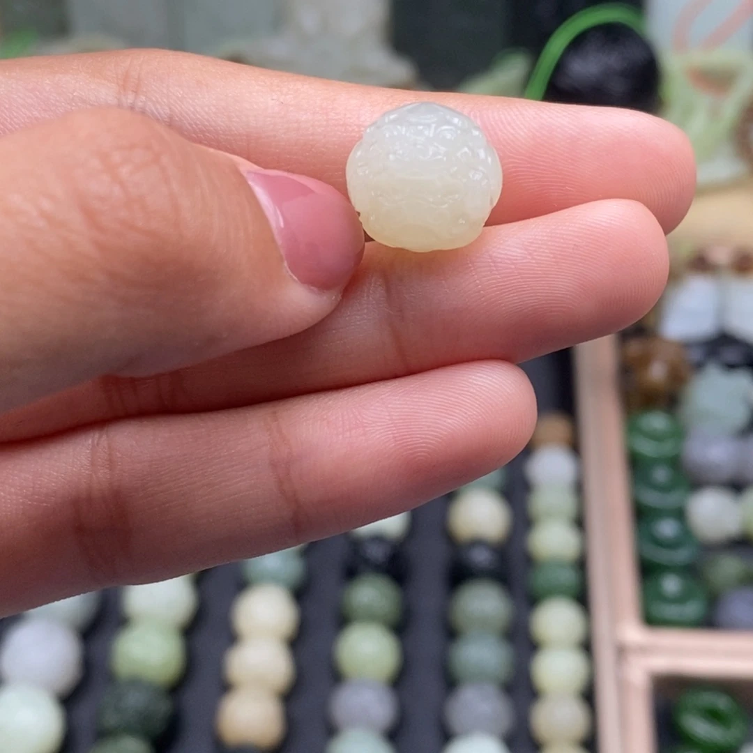 和田玉未镶嵌珠宝半成品