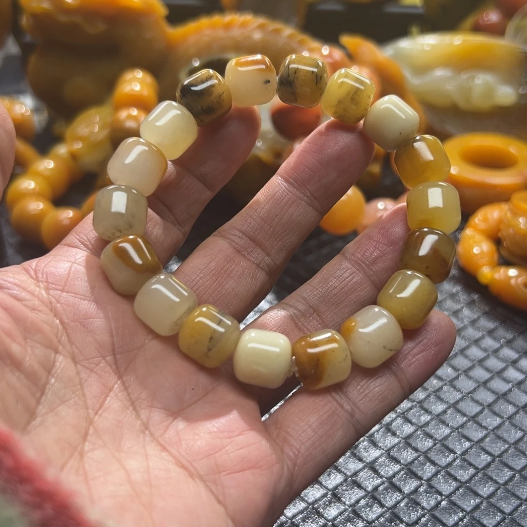 石英质玉未镶嵌颈饰