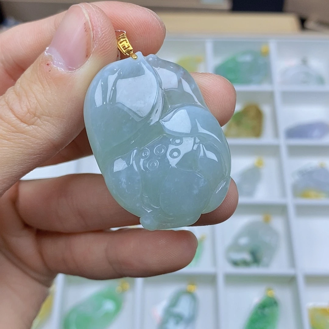 翡翠颈饰18K金镶嵌翡翠