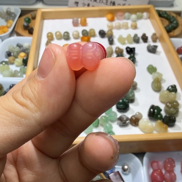 和田玉未镶嵌珠宝奇石