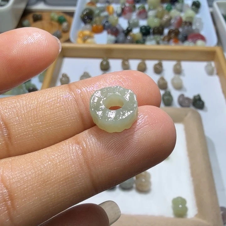 和田玉未镶嵌珠宝奇石