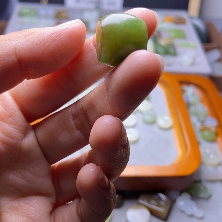 y***y和田玉未镶嵌手链