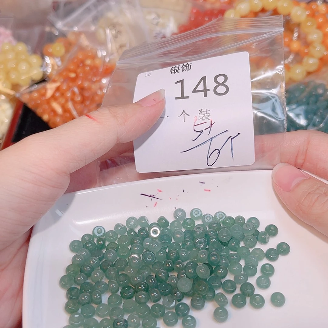 翡翠未镶嵌颈饰148 。