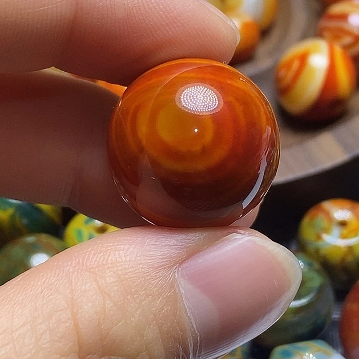 鲍***鱼玛瑙/玉髓未镶嵌颈饰