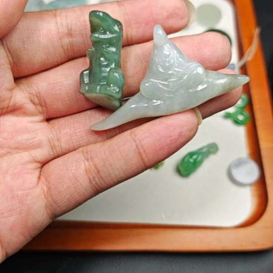 山***药翡翠未镶嵌颈饰翡翠