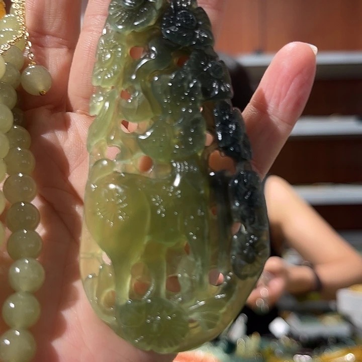 岫玉未镶嵌毛衣链