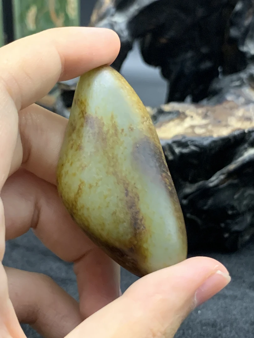 和田玉原石挂件独特款式