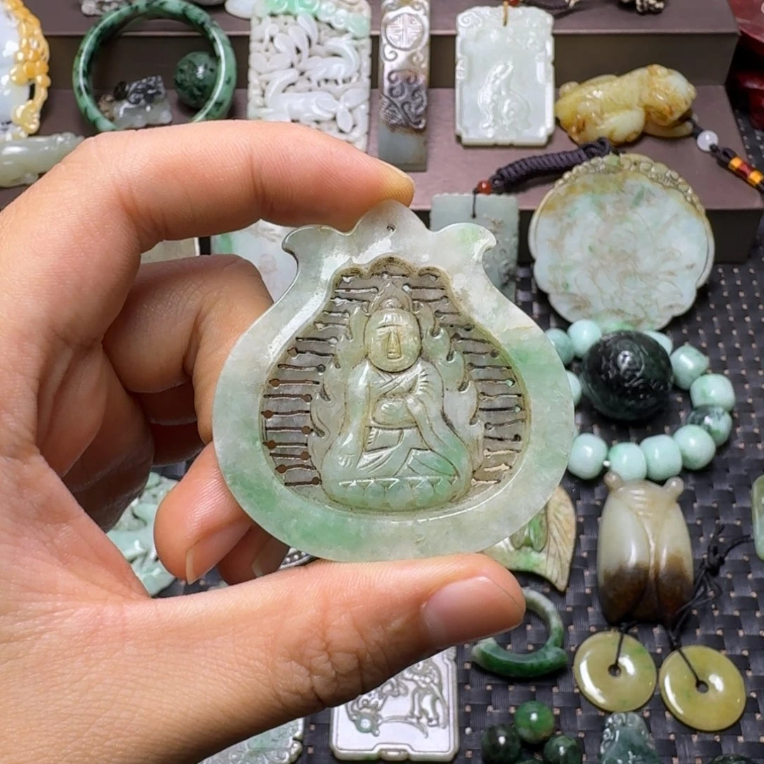 飞***天翡翠未镶嵌颈饰翡翠颈饰未镶嵌