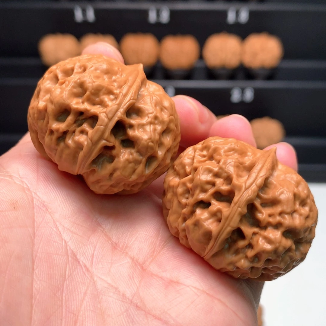 把件文玩核桃大***?红旗两棱