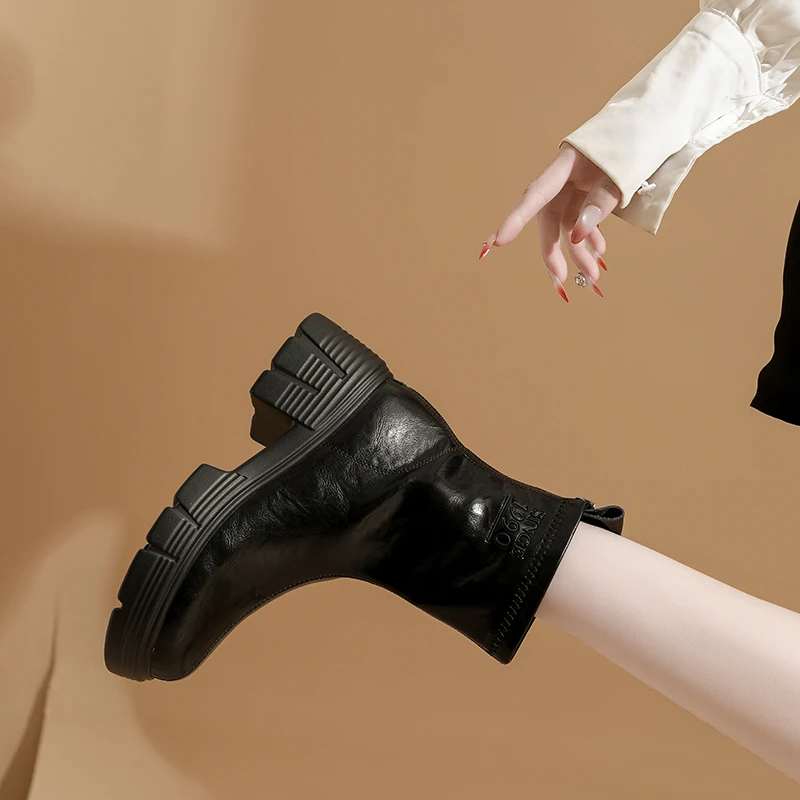 小个子增高马丁靴女英伦风复古厚底短靴女秋冬季新款瘦瘦靴子高跟