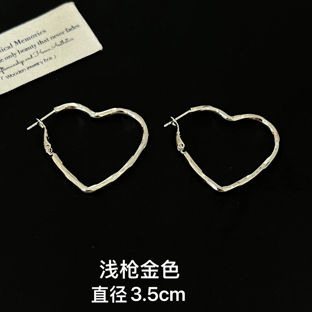 铜合金耳饰 特调咖啡金色镂空爱心耳圈205