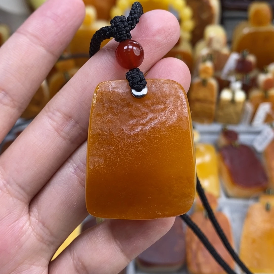 蜜蜡未镶嵌珠宝奇石