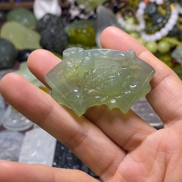 岫玉未镶嵌岫玉颈饰