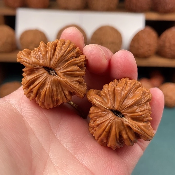 文玩核桃把件38.5/39尺平谷四座楼老楼打底