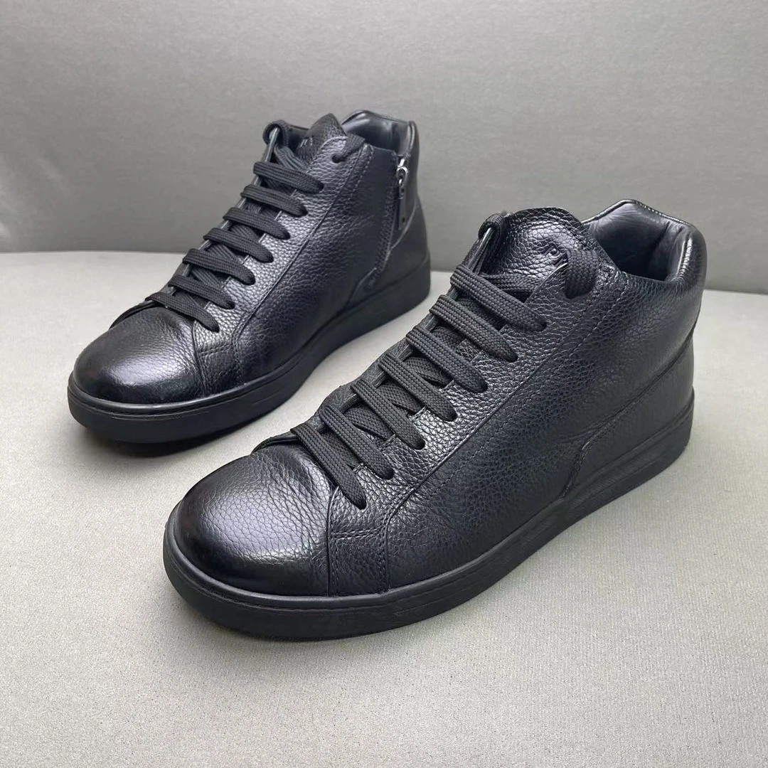 95新 Prada/普拉达 黑色男士荔枝纹皮革时尚百搭高帮板鞋 39.5码
