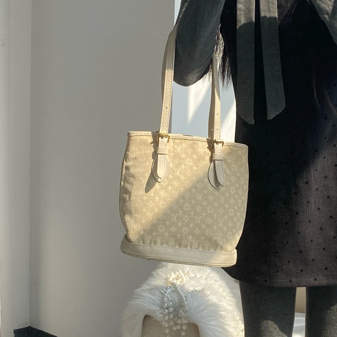 95新 LV lv米白色丹宁小水桶单肩手拎包