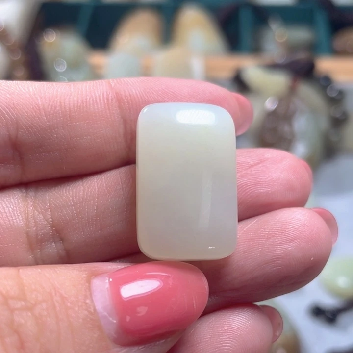 未镶嵌和田玉（糖玉）珠宝半成品