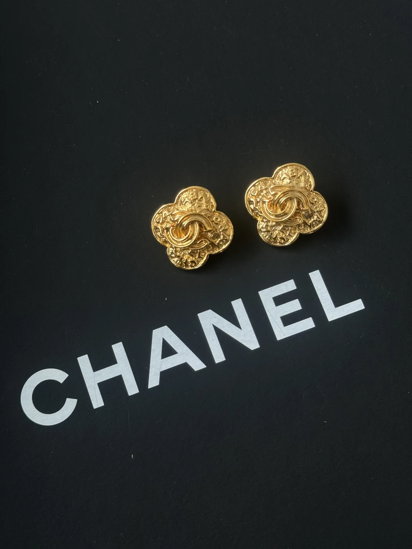 95新 Chanel/香奈儿 葡萄藤字母耳夹 3438881